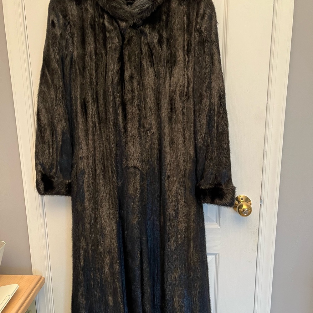 LAST CHANCE Rosendorf Evans Mink Coat size 6 read: monogrammed inside